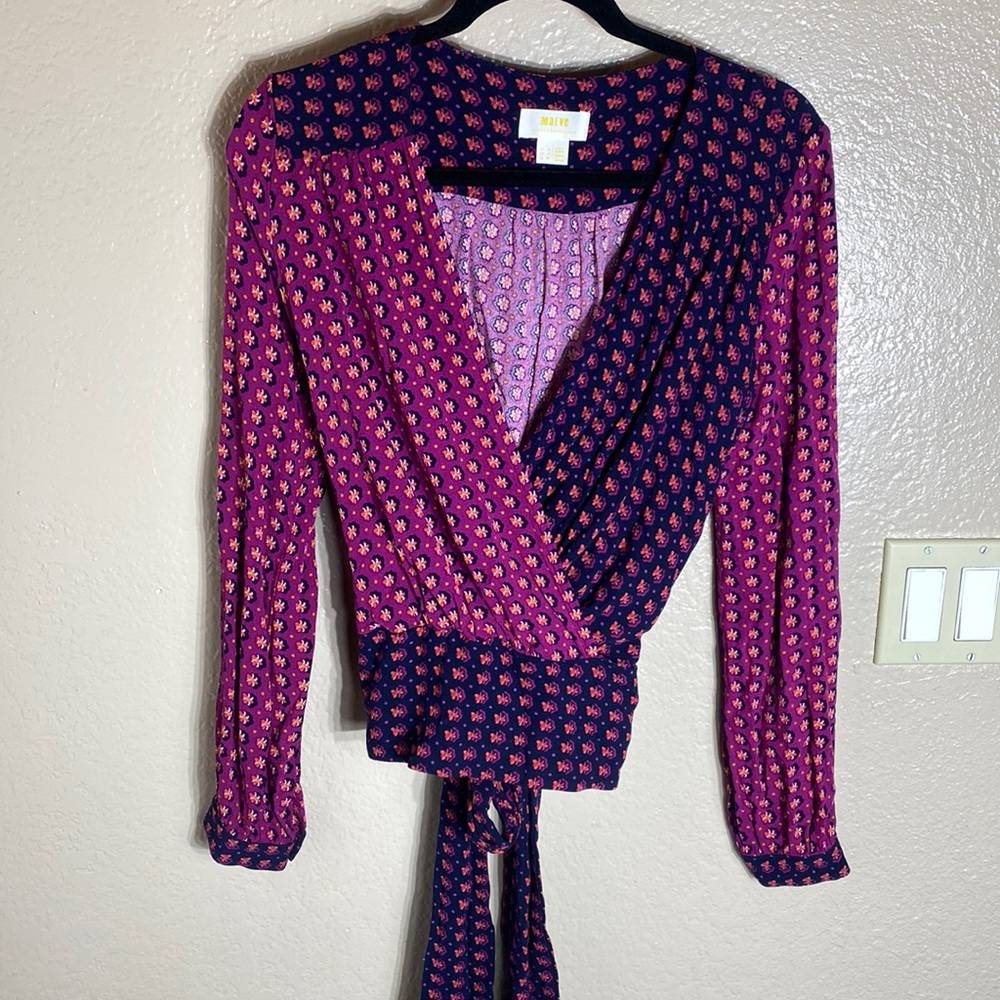 Maeve by Anthropologie bohemian deep v wrap style top w back tie long sleeve
